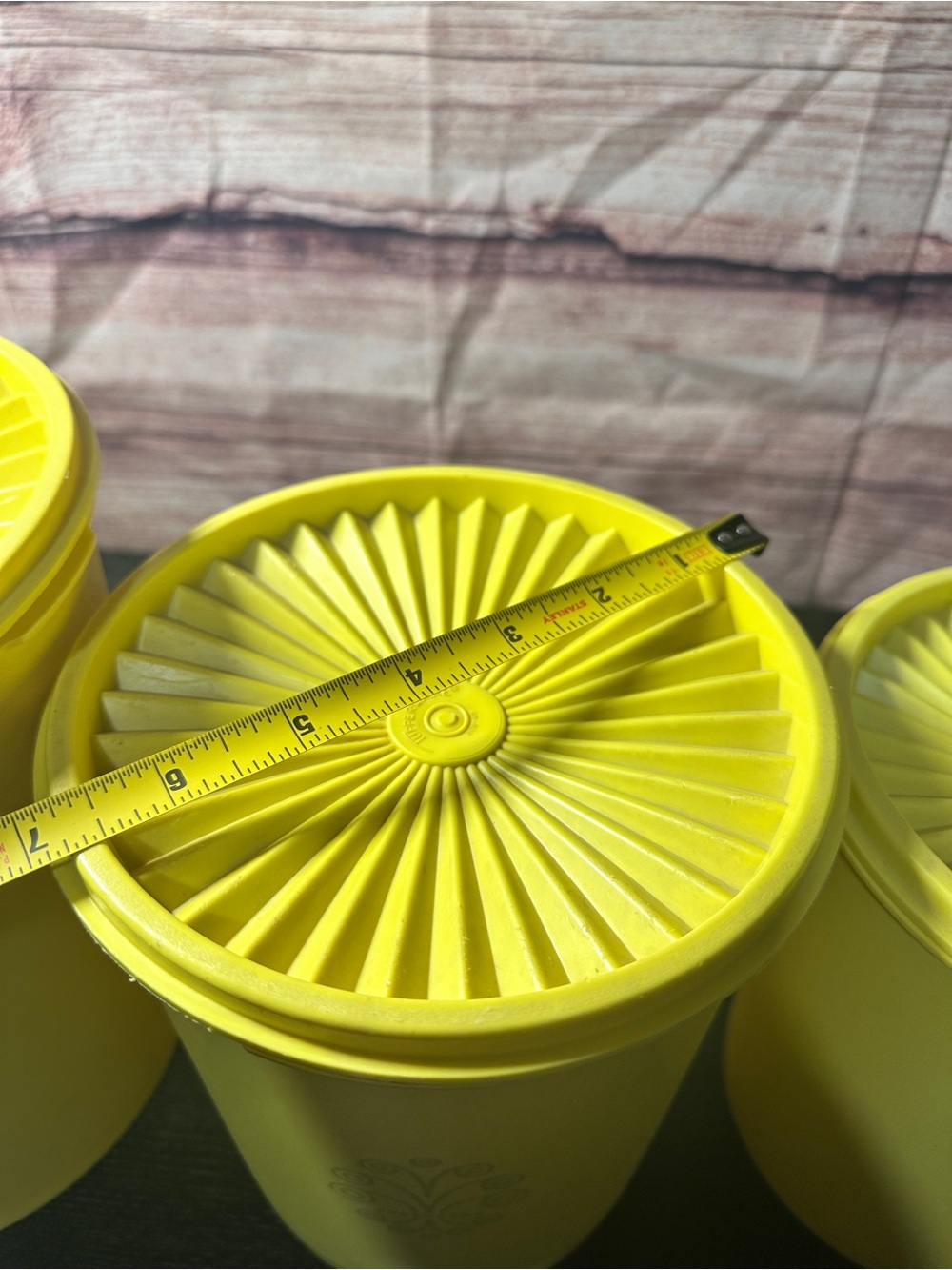 Set of 4 Tupperware Daffodil Yellow Servalier Canisters with Sunburst Lids - Picture 6 of 16
